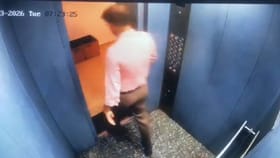 लिफ्ट उघडताच अवघ्या 3 सेकंदात होत्याचं नव्हतं झालं, धक्कादायक Video.