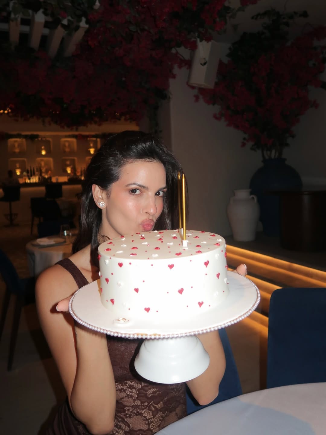 त्यावेळचे हार्दिक आणि त्याची गर्लफ्रेंड माहिकी शर्मा यांचे फोटो सगळीकडे व्हायरल होत आहेत. हे कपल किती छान आहे, असेही मत काही नेटकरी व्यक्त करत आहेत. दरम्यान, ज्या दिवशी भारत-न्यूझीलंड यांच्यात क्रिकेटचा अंतिम सामना होता, त्याच दिवशी हार्दिक पांड्याची एक्स वाईफ नताशा स्टॅनकोव्हिक हीने तिच्या इन्स्टाग्राम खात्यावर काही फोटो आणि व्हिडीओ शेअर केले आहेत. (फोटो सौजन्य- इन्स्टाग्राम)