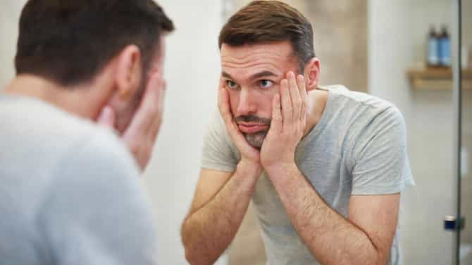 Premature Ageing : या 8 सवयी तुम्हाला वेळे आधीच वाधर्क्य आणतात, आठवी सवय तर सर्वात घातक
