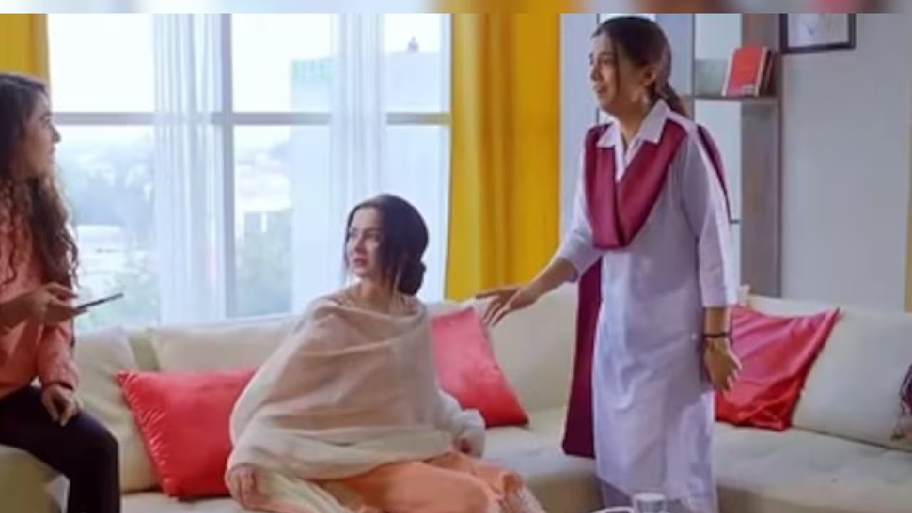  त्यामुळे या मालिकांमधून केवळ मनोरंजनच होत नाही तर प्रेक्षकांना जीवनातील अनेक धडेही मिळतात. अशाच लोकप्रिय मालिकांपैकी एक म्हणजे ‘मेरे हमसफर’. ही मालिका 30 डिसेंबर 2021 रोजी सुरू झाली होती आणि 29 सप्टेंबर 2022 पर्यंत प्रसारित झाली. 