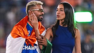 Hardik Pandya : हार्दिक-माहिका भर मैदानात स्टेजवरच झोपले, पुढे असं झालं, पाहा व्हीडिओ