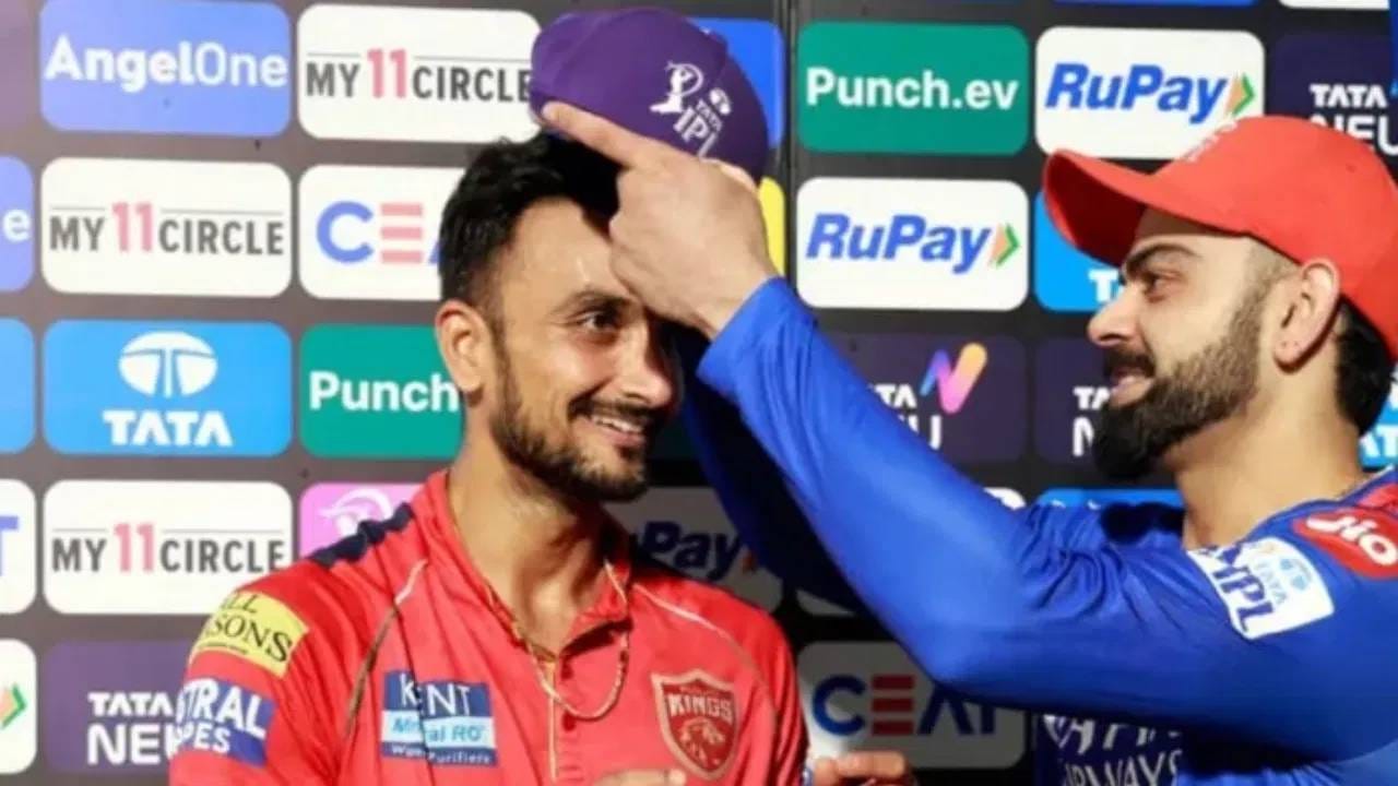 आयपीएल स्पर्धेच्या 19 व्या पर्वासाठी आता काही दिवसांचा अवधी शिल्लक राहिला आहे. त्यामुळे मागच्या 18 पर्वात काय झालं? याची आकडेमोड केली जात आहे. आतापर्यंत 18 पर्वात 15 गोलंदाजांनी पर्पल कॅप मिळवली आहे. एका पर्वात सर्वाधिक विकेट घेणाऱ्या गोलंदाजांना हा मान मिळतो. (Photo- TV9 Network Kannad वरून)