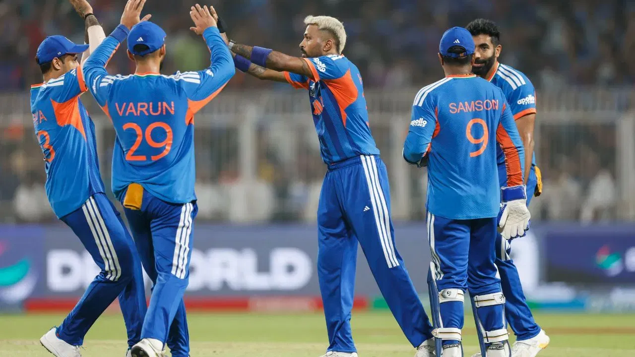 ICC ने T20 विश्वचषक २०२६ साठी एकूण $१३.५ मिलियन (अंदाजे ₹१२० कोटी) ची प्राइज मनी जाहीर केली आहे, जी मागील आवृत्तीपेक्षा सुमारे २०% जास्त आहे. विजेत्या संघाला $३ मिलियन (अंदाजे ₹२७.४८ कोटी) इतकी रक्कम मिळणार आहे. तर रनर-अप संघाला $१.६ मिलियन (अंदाजे ₹१४.६५ कोटी) मिळणार आहेत.