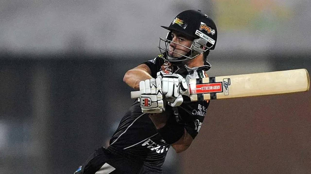 पुणे वॉरियर्सचा आणखी एक खेळाडू, कॅलम फर्ग्युसन, यानेही आयपीएलमध्ये नऊ सामने खेळले असून एकही षटकार मारलेला नाही. या ऑस्ट्रेलियन फलंदाजाने आयपीएलमध्ये 98 धावा केल्या आहेत. (फोटो- टीव्ही 9 कन्नडवरून) 