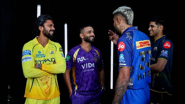 IPL 2026 : प्लेऑफमध्ये हे चार जागा मिळवणार, माजी क्रिकेटपटूंनी ही नावं घेतली कॉमन