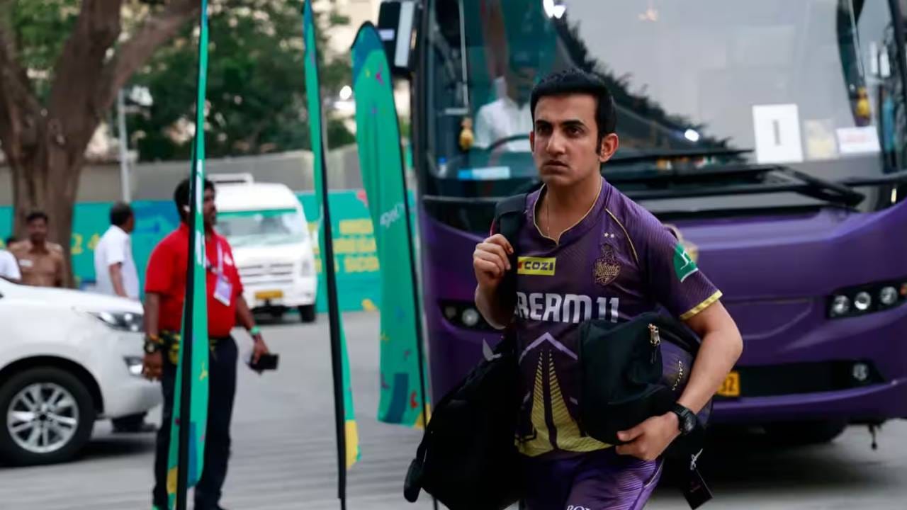 आयपीएल इतिहासात सर्वाधिक वेळा धावचीत होण्याचा विक्रम गौतम गंभीरच्या नावावर आहे. गौतम गंभीर सध्या टीम इंडियाचा मुख्य प्रशिक्षक आहे. पण हा नकोसा विक्रम त्याच्या नावावर आहे. आयपीएलच्या 154 सामन्यात 16 वेळा धावचीत झाला आहे. (Photo- IPL/BCCI) 