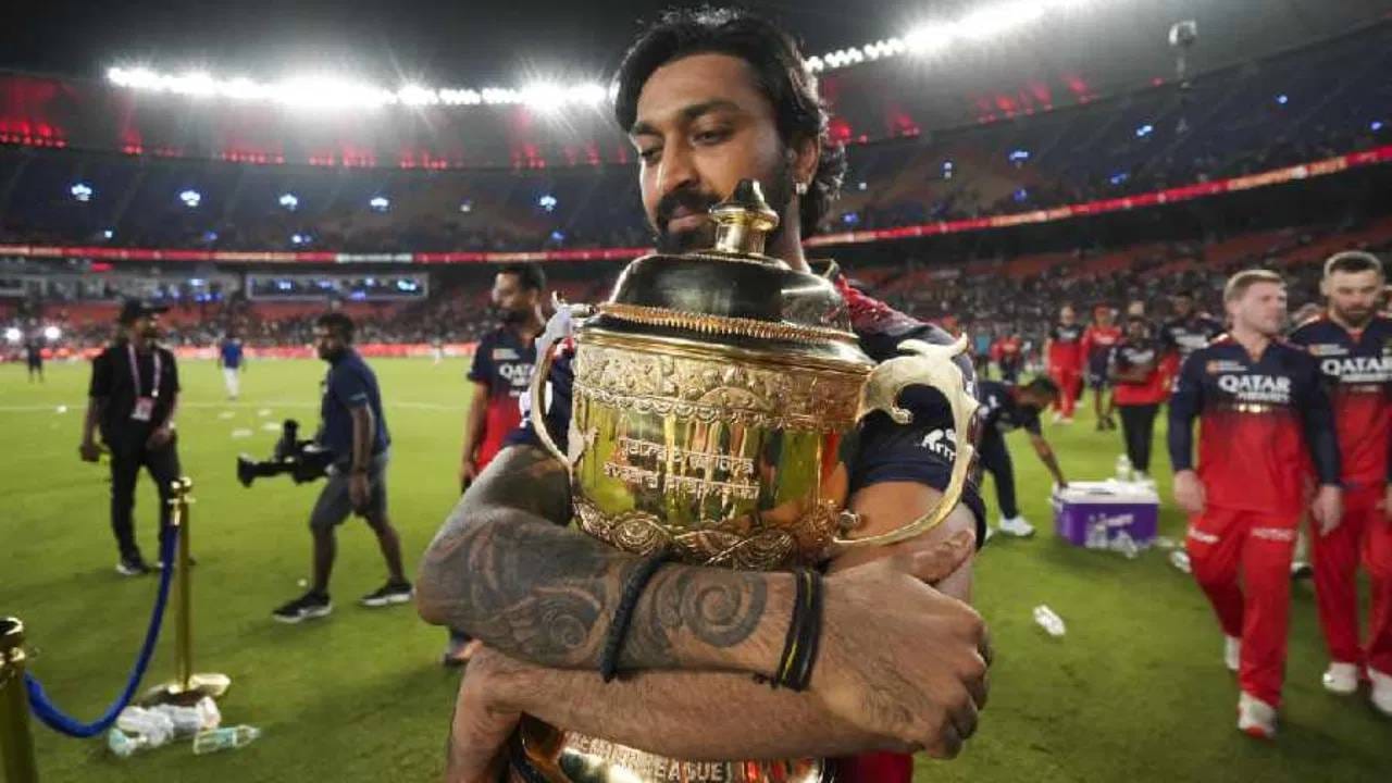 रोहित शर्मानंतर दुसऱ्या क्रमांकावर असलेल्या अष्टपैलू कृणाल पांड्याच्या नावावर आयपीएल फायनलमध्ये सर्वाधिक विजय मिळवण्याचा विक्रम आहे. त्याने चार वेळा आयपीएल फायनल खेळली असून प्रत्येक वेळी विजय मिळवला आहे. गतविजेत्या आरसीबी संघाचा भाग होता हे विशेष