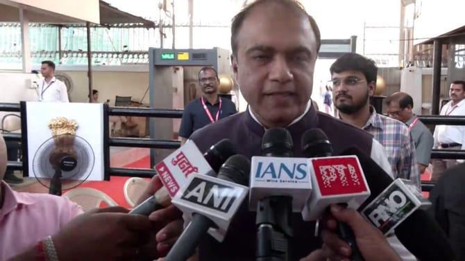 महाराष्ट्र धर्मस्वातंत्र्य विधेयक विधानसभेत सादर, कठोर शिक्षेची तरतूद