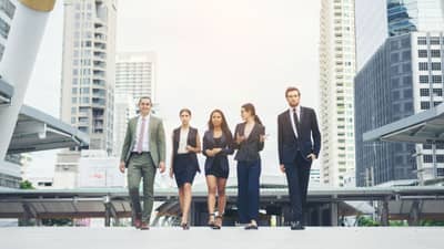 iran war news : अरब देशातील युद्धाचे सावट, गड्या आपला देश बरा, भारतातून गेलेले बडा पगार सोडून मायदेशी येण्यास इच्छुक