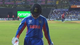 आक्रमक सुरुवातीनंतर टीम इंडियाला पहिला झटका, अभिषेक शर्मा आऊट.