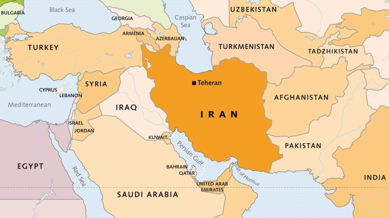 GK : इराण कोणत्या देशांनी वेढलेला आहे? भारतापासून किती दूर?