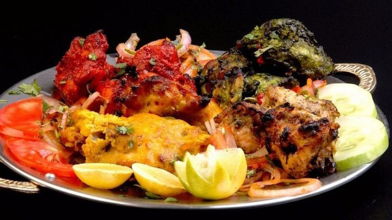  इराणमध्ये मांस विक्री खूप जास्त आहे. इराणचा समावेश त्या इस्लामिक देशात होतो. ज्या देशात सर्वाधिक मांस खाल्ले जात असते. 