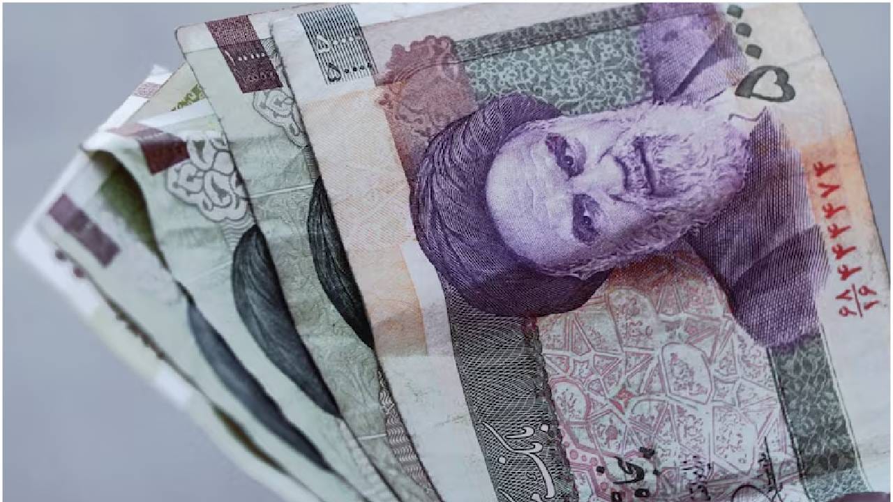 मार्च महिन्यातील ताज्या विनिमय दरानुसार, 1 भारतीय रुपया 14,434 इराणी रियाल इतका आहे. या हिशोबाने 100 भारतीय रुपये, 1443430.51 इराणी रियाल इतका आहे. म्हणजे आपल्याकडे शंभर रुपये तिकडे 14 लाखांहून अधिक रियाल होतात. अर्थात हा विनिमय दर दिवसागणिक बदलू शकतो. 