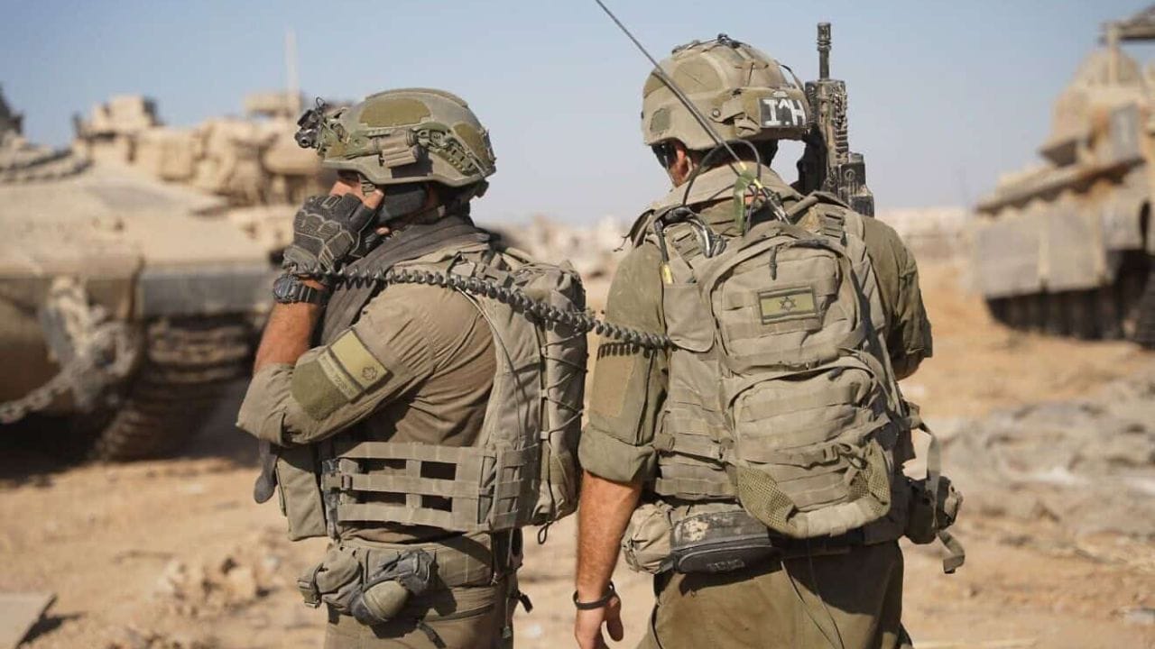 उत्तर कोरियाने 2006, 2009, 2013 (दोन वेळा) आणि 2017 मध्ये अणुचाचण्या केल्या आहेत. उत्तर कोरिया हा अणुशस्त्रांनी सज्ज देशांपैकी एक मानला जातो. त्यामुळेच जगातील अनेक शक्तिशाली देश त्याच्याबाबत सतर्क असतात.