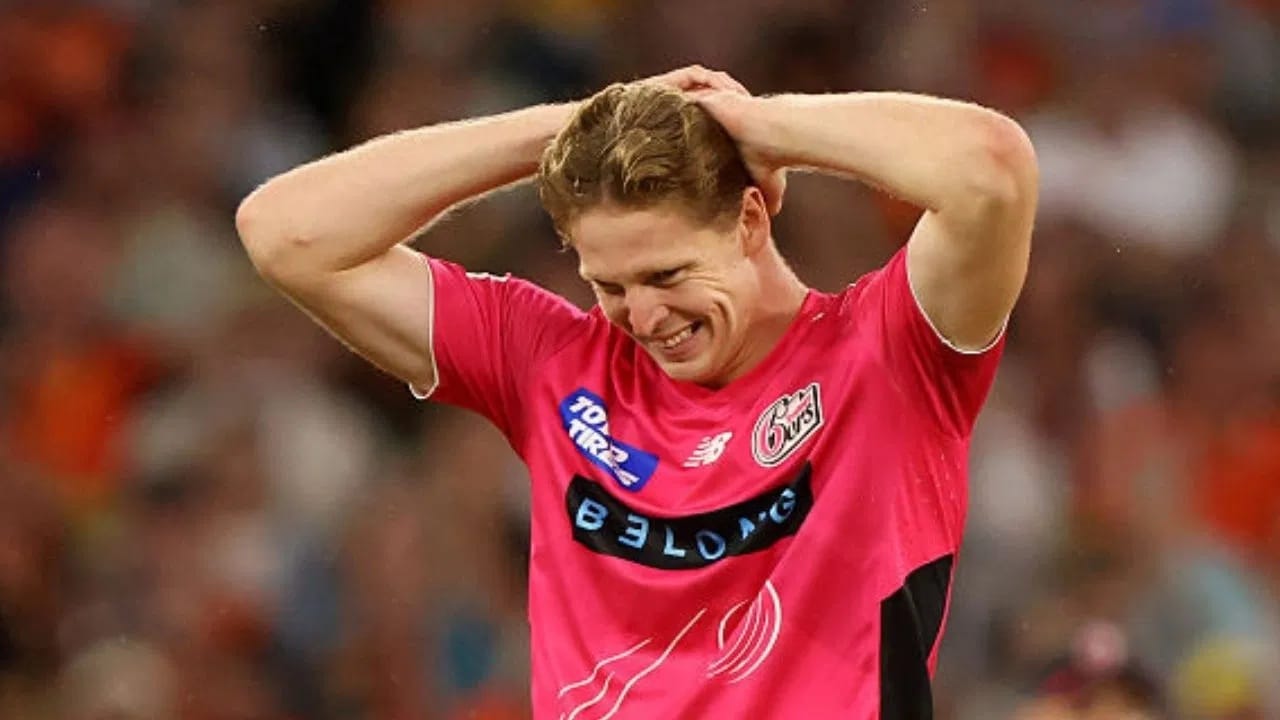 सनरायजर्स हैदराबादचा 25 वर्षीय वेगवान गोलंदाज जॅक एडवर्ड्स स्पर्धेतून बाहेर झाला आहे. क्रिकबझनुसार, जॅकला दुखापत झाली आहे. जॅक 19 व्या मोसमाला सुरुवात होईपर्यंत फिट होण्याची शक्यता फार कमी आहे. (Photo Credit: Getty Images)