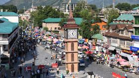 शाळा- कॉलेजला सुट्टी, परीक्षा रद्द, जम्मू-काश्मीरमधील सरकारचा निर्णय.