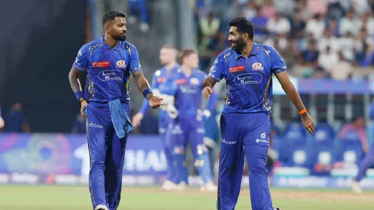 जसप्रीत बुमराहचा नो बॉलचा नकोसा विक्रम पाहता आयपीएल स्पर्धेत हे परवडणारं नाही. त्यामुळे त्याने या चुका प्रकर्षाने टाळायला हव्यात असं क्रीडाप्रेमींचं म्हणणं आहे. कारण मुंबई इंडियन्सने जेतेपद जिंकून आता पाच वर्षांचा कालावधी उलटून गेला आहे. (Photo- IPL/BCCI)