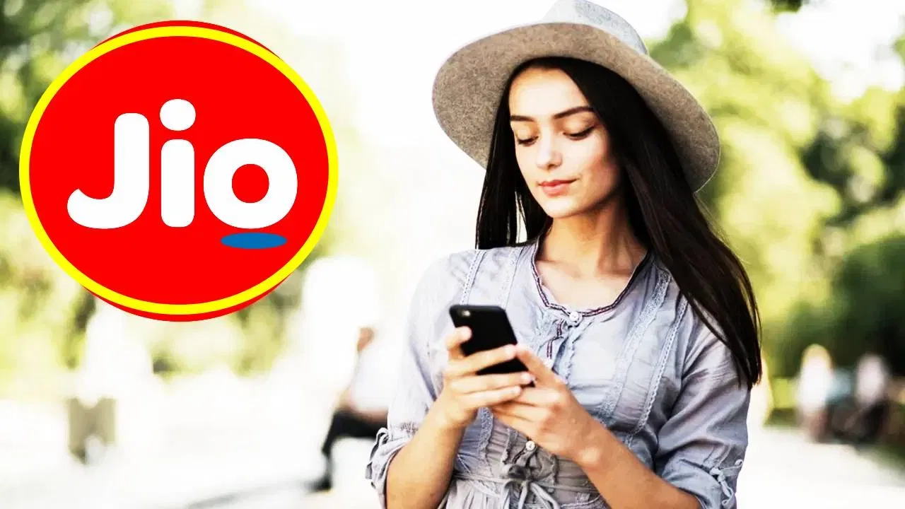 मोबाइल रिचार्ज प्लॅन संपल्यानंतर इनकमिंग सेवा बंद होते, अशा वेळी अनेकांना इनकमिंग सेवा देणारे स्वस्त प्लॅन्स कोणते हे समजत नाही. आज आपण एका स्वस्त प्लॅनची माहिती जाणून घेऊयात.  