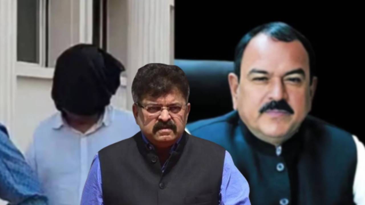 नाशिकचा स्वयंघोषित 'कॅप्टन' अशोक खरात हा भोंदूबाबा आता पोलिसांच्या तावडीत सापडल्यानंतर त्याच्या दैवी शक्तींच्या फसवणुकीचा पर्दाफाश होत आहे. दैवी शक्ती असल्याचा दावा करून लोकांना फसवणारा या भोंदूबाबाने आता एसआयटी (SIT) पुढे गुडघे टेकलेले दिसत आहे. रविवारी त्याची तब्बल ७ तास कसून चौकशी करण्यात आली. यावेळी मोठमोठ्या बढाया मारणारा खरात एक-दोनदा क्षीण आवाजात "नाशिक जिल्हा, कायद्याचा बालेकिल्ला" असं कसेबसे म्हणताना दिसला. बोलायची ताकदही नसल्याचं त्याने सांगितलं. त्याचा हा व्हिडीओ सोशल मीडियावर व्हायरल झाला. आता प्रकरणावर राजकीय वर्तुळात देखील चर्चा पाहायला मिळते.