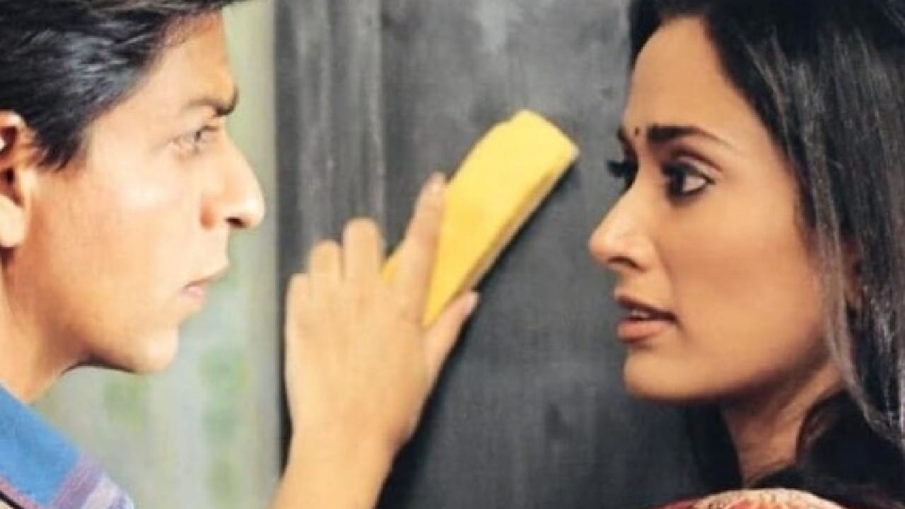 चित्रपटसृष्टीत येण्यापूर्वी गायत्री जोशीने मॉडेलिंग क्षेत्रात मोठे यश मिळवले होते. ती 1999 च्या Femina Miss India स्पर्धेतील फायनलिस्ट होती. तसेच 2000 साली Miss International 2000 या आंतरराष्ट्रीय स्पर्धेत तिने भारताचे प्रतिनिधित्व केले होते. अभिनयापूर्वी तिने अनेक नामांकित ब्रँड्सच्या जाहिरातींमध्येही काम केले होते.