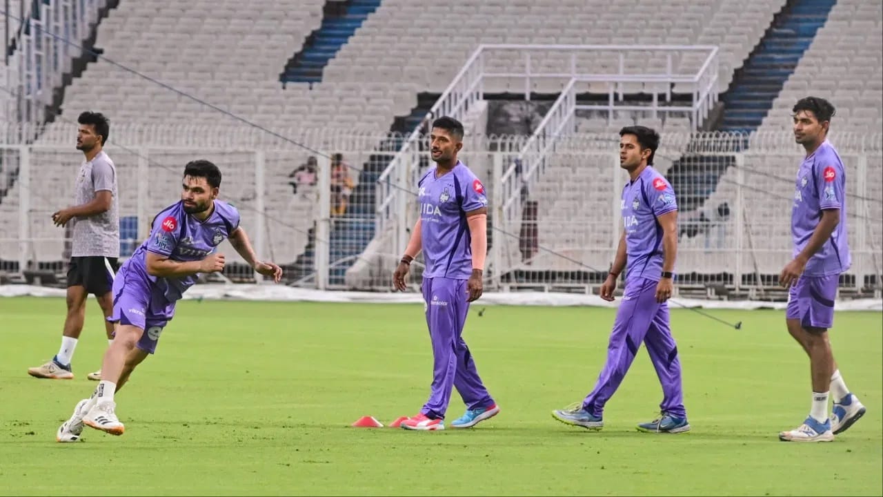 रिंकु सध्या आयपीएलच्या 19 व्या मोसमाची तयारी करत आहे. रिंकु केकेआरच्या प्रमुख खेळाडूंपैकी एक आहे. रिंकूने केकेआरला आतापर्यंत अनेक सामन्यांमध्ये आपल्या बॅटिंगच्या जोरावर विजयी केलं आहे. (Photo Credit: PTI)