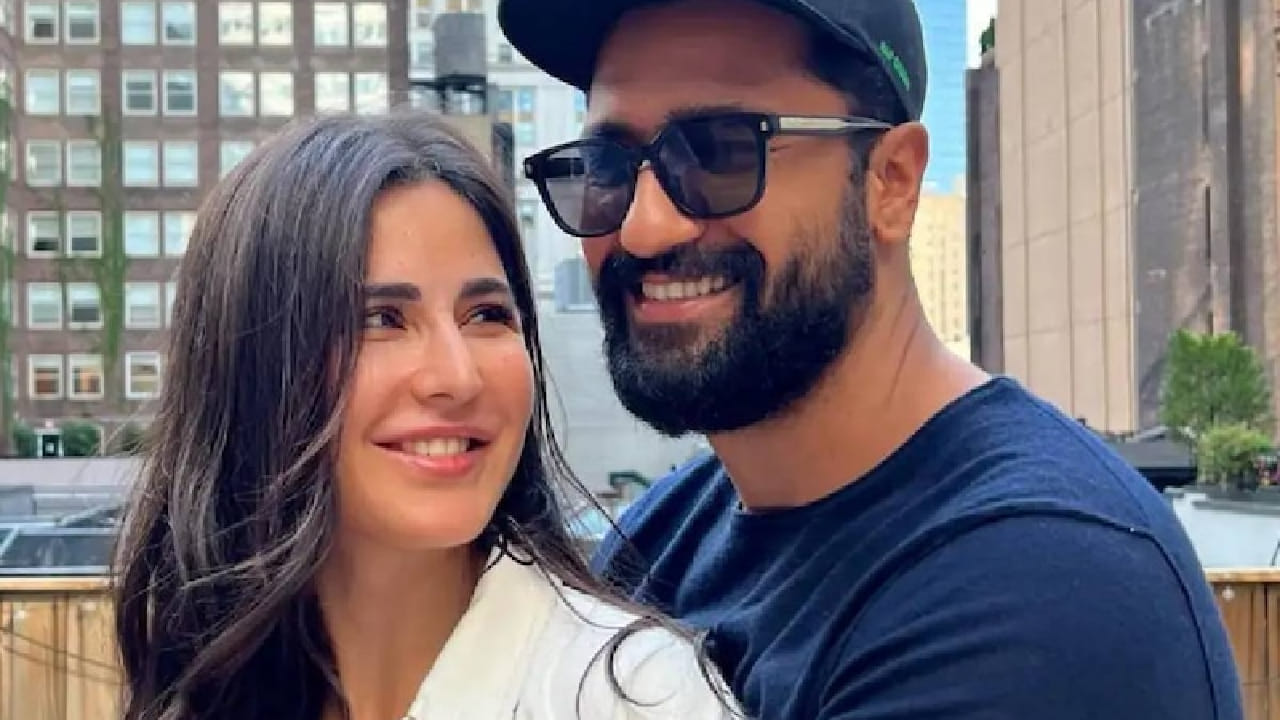 याच कार्यक्रमादरम्यान विकीने स्टेजवर कतरिनाला प्रपोज केल्याचा व्हिडिओ खूप व्हायरल झाला होता. त्याला शोमध्ये येणाऱ्या कोणत्याही अभिनेत्रीला प्रपोज करण्यास सांगितले गेले होते. कतरिना स्टेजवर आल्यानंतर त्याने तिला प्रपोज केले. त्या वेळी सलमान खान देखील उपस्थित होता. त्यामुळे हा क्षण अधिक चर्चेत आलेला.