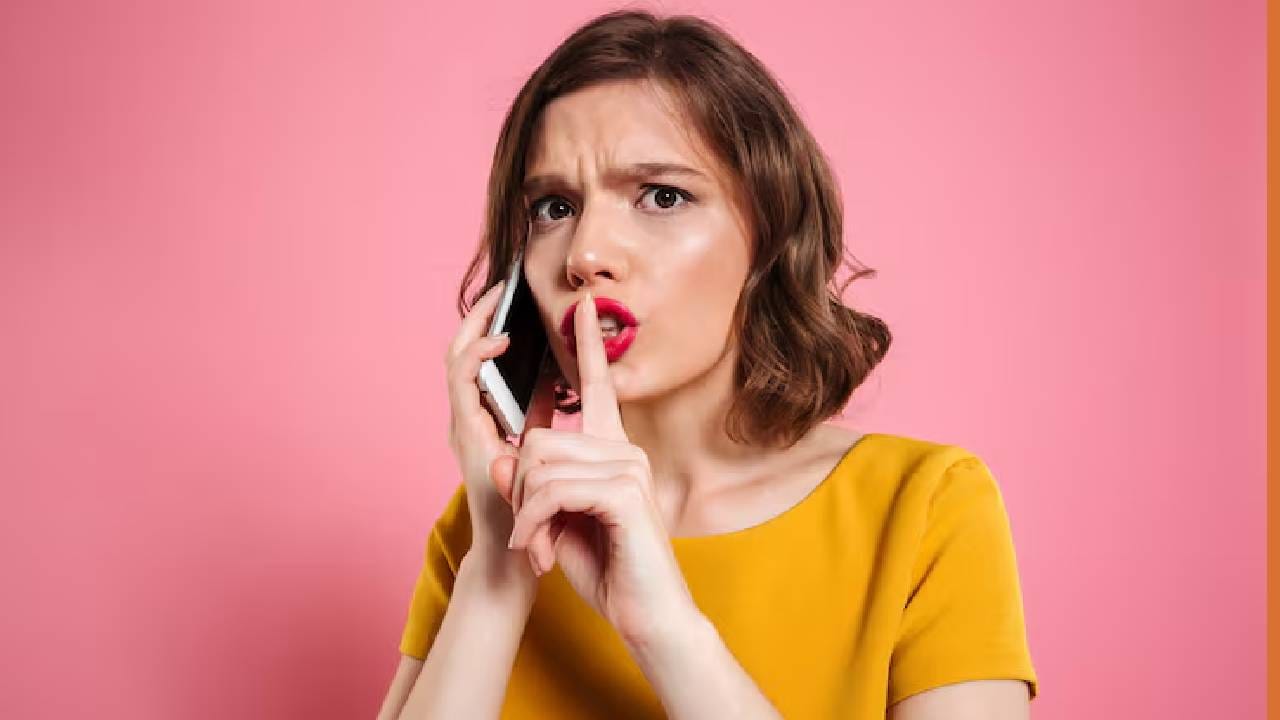 जेव्हा तुम्ही रागात असतात तेव्हा वाणीवर आणि शब्दावर ताबा ठेवा. कारण रागात आपण केव्हा काय बोलता आणि काय बोलून बसतो याचा पश्चाताप पुढे अनेक दिवसांनी आपल्याला होतो. त्यामुळे राग आला असेल तर शांत होण्याचा प्रयत्न करा, नाहक बडबड करू नका.