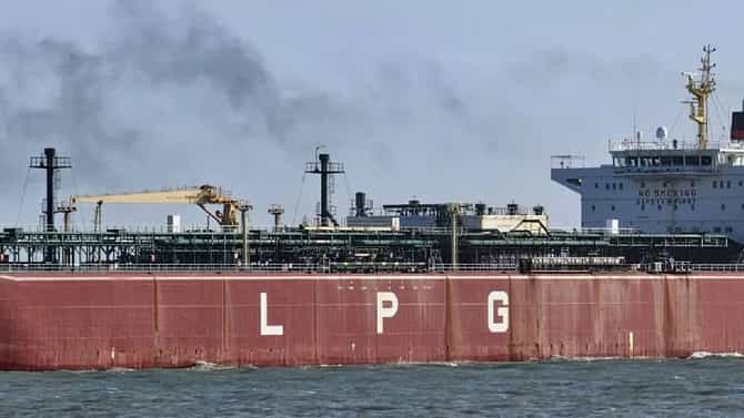 LPG Crisis : 46,000 मेट्रिक टन LPG भारतात आला, त्यातून किती गॅस सिलेंडर भरले जातील? देशात किती कोटी एलपीजी ग्राहक?