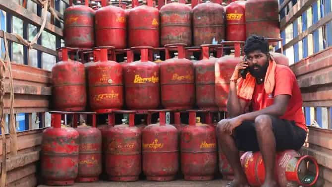 LPG सिलेंडरमध्ये 14.2 KG गॅस का असतो? 14 किलो वा 15 किलो का नसतो? ही कारणं वाचून विश्वास नाही बसणार