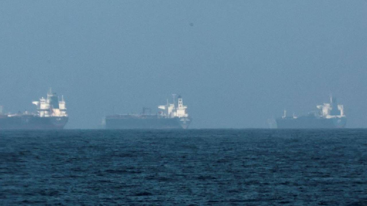 भारताचा दे दणका, थेट भर समुद्रात फिरवला गेम, चीनच्या दिशेने निघालेले एलपीजीचे जहाज भारतात..