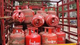 LPG सिलिंडरमध्ये फक्त 10 किलो गॅस मिळणार? सत्य काय? सरकारने दिले उत्तर.