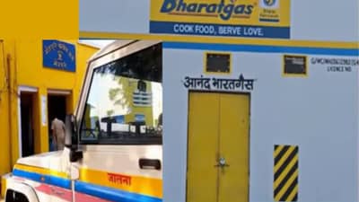 LPG Shortage:  गॅस सिलेंडर गोडाऊनवरच दरोडा, जालन्यात रात्रीच्या अंधारात घडलं काय? महाराष्ट्रात कुठे कुठे काळाबाजार? किती जणांवर गुन्हे?