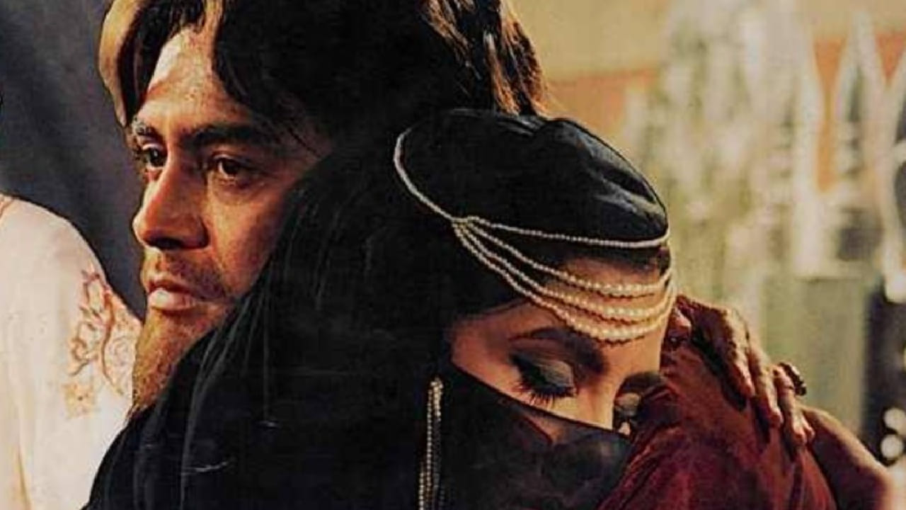 मीडिया रिपोर्टनुसार या चित्रपटाचे काम 1963 साली सुरू झाले. या चित्रपटात मजनूची भूमिका साकारण्यासाठी प्रसिद्ध अभिनेता गुरू दत्त यांची निवड करण्यात आली होती. चित्रपटाचे काही भाग शूटही झाले होते. मात्र अशातच ते घरात मृतावस्थेत आढळले. त्यांच्या अचानक आणि रहस्यमय मृत्यूने संपूर्ण फिल्म इंडस्ट्री हादरून गेली.