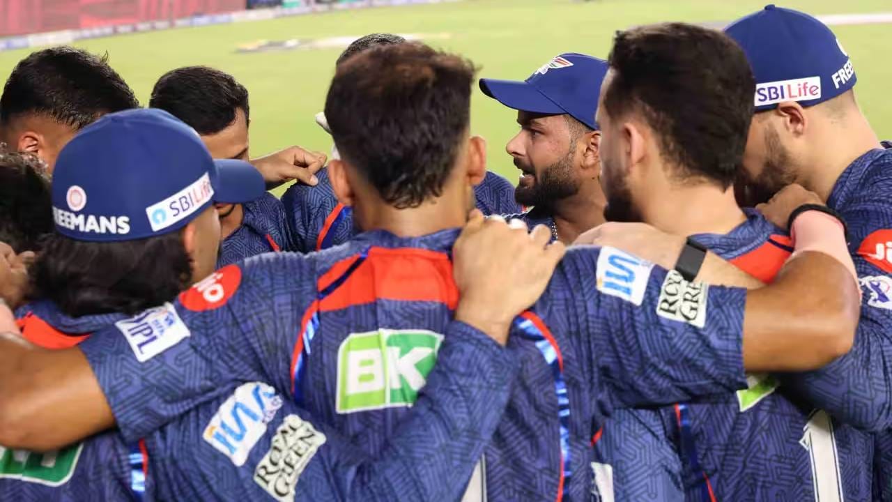 लखनौ सुपर जायंट्सने 2022 आणि 2023 स्पर्धेच्या प्लेऑफ फेरीत जागा मिळवली होती. पण दोन्ही वेळेस एलिमिनेटर सामन्यातून आऊट व्हावं लागलं. एकदा आरसीबीने आणि एकदा मुंबई इंडियन्सने पराभूत करत स्पर्धेतून बाहेर काढलं. (Photo_BCCI/IPL)