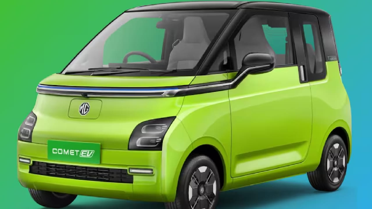 सध्या देशातील सर्वात स्वस्त मास-मार्केट EV म्हणजे MG Comet EV. तिची सुरुवातीची किंमत सुमारे ₹7.50 लाख (एक्स-शोरूम) आहे. विशेष म्हणजे BaaS (Battery as a Service) योजनेअंतर्गत ही कार केवळ ₹4.99 लाखांपासून उपलब्ध होते. ज्यामुळे ती अधिक परवडणारी ठरते.