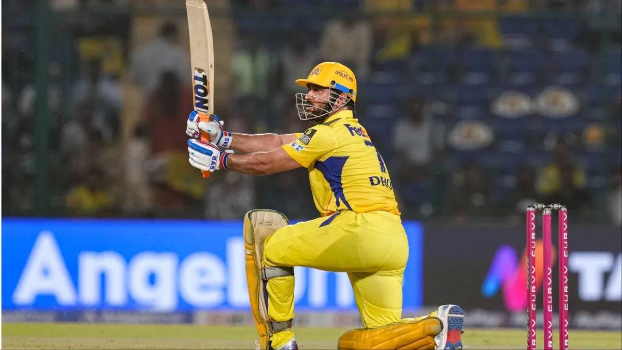 ऋषभ पंत या यादीत पहिल्या स्थानावर आहे. त्याने 2028 चेंडूत 3000 धावा पूर्ण केल्या. युसूफ पठाणने 2082 चेंडूत, सूर्यकुमारने 2130 चेंडूत, सुरेश रैनाने 2135 चेंडूत आणि धोनीने 2151 चेंडूत 3000 धावा पूर्ण केल्या आहेत. (Photo- PTI)