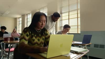 ॲपलचा सर्वात स्वस्त बजेट-फ्रेंडली लॅपटॉप लाँच, भारतात किंमत किती?