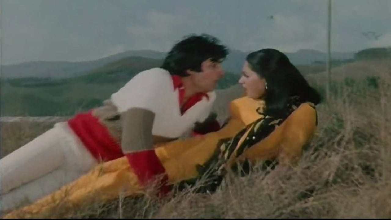 श्रीदेवी, माधुरी दीक्षित, करिश्मा कपूर यांसारख्या अभिनेत्रींसोबतच साऊथ इंडस्ट्रीमधील अनेक सुंदर आणि प्रतिभावान अभिनेत्रींचाही या काळात मोठा दबदबा होता. याच काळात नावाजलेली अभिनेत्री माधवी हिने आपल्या अभिनयाने प्रेक्षकांची मनं जिंकली. 