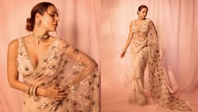 52 वर्षीय तरुणीचा क्लासी लूक, तुम्हीही करु शकता फॉलो.