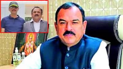 रुपाली चाकणकरांपाठोपाठ ठाकरे गटाचा दिग्गज नेताही भोंदू बाबा खरातच्या दरबारी, फोटोंमुळे खळबळ