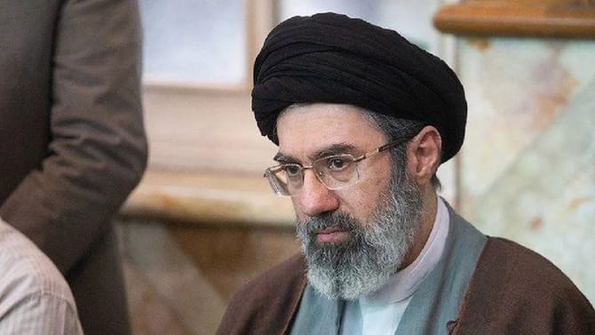 इराणच्या सर्वोच्च नेत्यावर भीषण हल्ला, मोजतबा खामेनेई गंभीर जखमी?