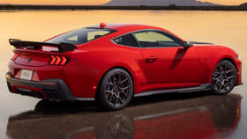 Mustang Dark Horse SC चे फीचर्स खास, किंमतही जाणून घ्या.