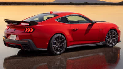 फोर्डची ‘ही’ दमदार कार, किंमत कोट्यवधींमध्ये, सुपरचार्ज्ड V8 इंजिनसह फीचर्स जाणून घ्या