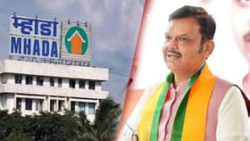 डोळ्यात आनंदाश्रू अन् थरथरते हात! हक्काच्या घराची चावी घेताना....