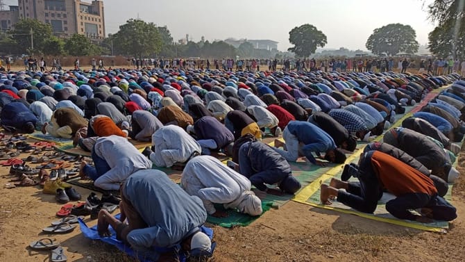 ईदच्या दिवशी सार्वजनिक नमाज पठण करण्यावर बंदी, मुस्लिम देशाचा निर्णय