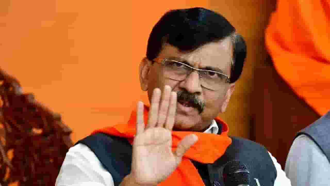 Sanjay Raut | त्या सॉफ्ट टार्गेट, 9 माजी मंत्र्यांची चौकशी करा; संजय राऊत यांचं सरकारला थेट आव्हान Sanjay Raut | त्या सॉफ्ट टार्गेट, 9 माजी मंत्र्यांची चौकशी करा; संजय राऊत यांचं सरकारला थेट आव्हान