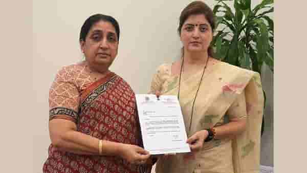 Rupali Chakankar | रुपाली चाकणकर राष्ट्रवादीच्या महिला प्रदेशाध्यक्षपदावरून जाणार की राहणार? निर्णय उपमुख्यमंत्री सुनेत्रा पवार यांच्या कोर्टात