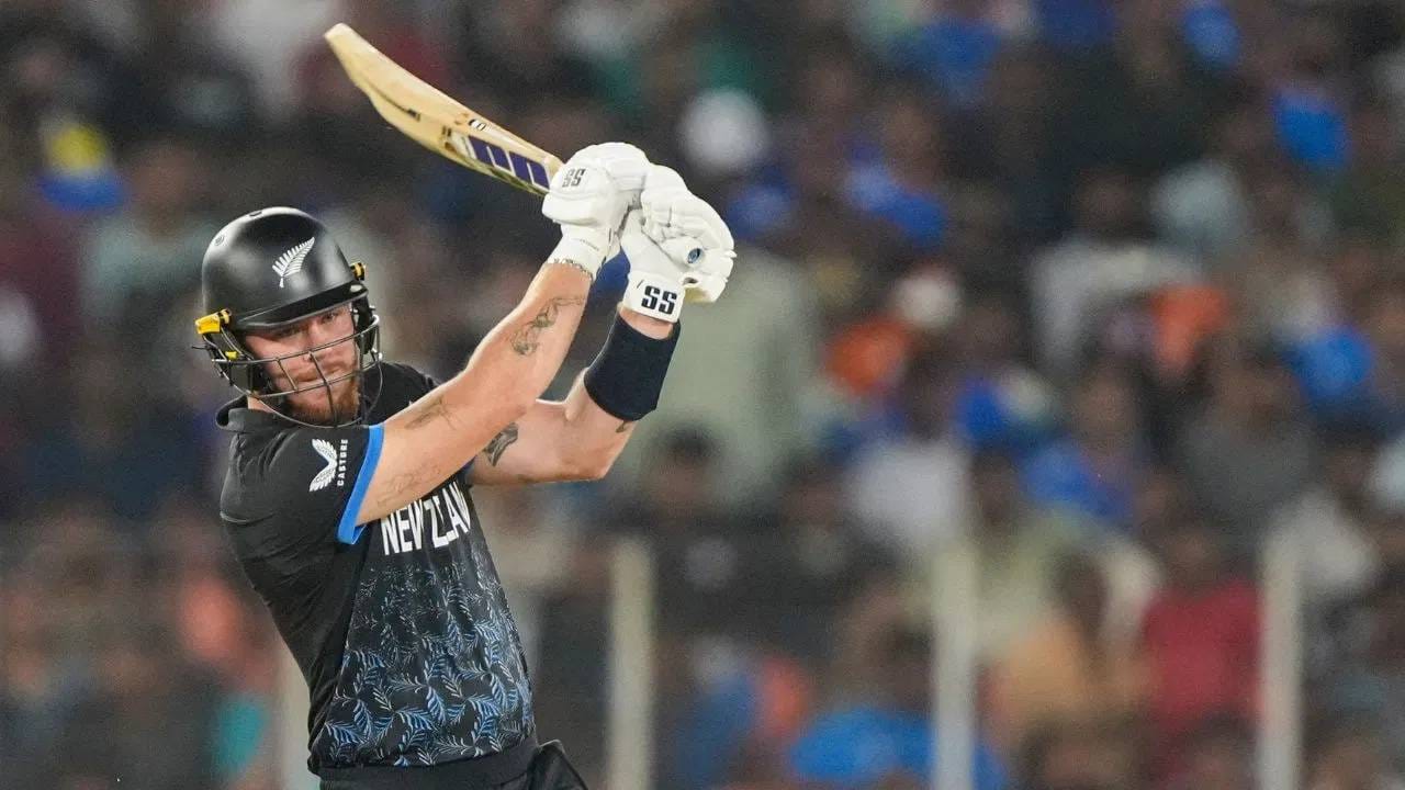 टी20 वर्ल्ड कप 2026 मध्ये फिन ऐलनने आतापर्यंत 20 सिक्स मारले आहेत. टी20 वर्ल्ड कपच्या एका एडिशनमध्ये सर्वाधिक सिक्स मारणारा फलंदाज तो बनलाय.  त्याने वेस्टइंडीजच्या शिमरोन हेटमायरचा रेकॉर्ड तोडला. त्याने सुद्धा या एडिशनमध्ये 19 सिक्स मारले आहेत.  साहिबजादा फरहान 18 सिक्ससह तिसऱ्या नंबरवर आहे. (PHOTO CREDIT- PTI)