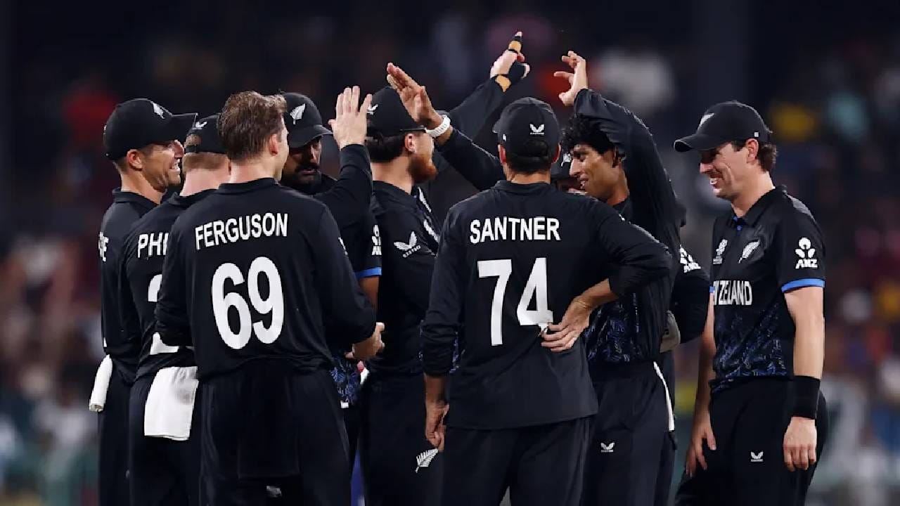 दक्षिण अफ्रिका आणि न्यूझीलंड पहिल्यांदा 2007 मध्ये भिडले होते. हा सामना दक्षिण अफ्रिकेने 6 विकेटने जिंकला होता. त्यानंतर 2009 मध्ये 1 धावेने, 2010 मध्ये 13 धावांनी, 2014 मध्ये 2 धावांनी, 2026 साखळी फेरीत 7 विकेटने पराभूत केलं होतं. (Photo- ICC Twitter)