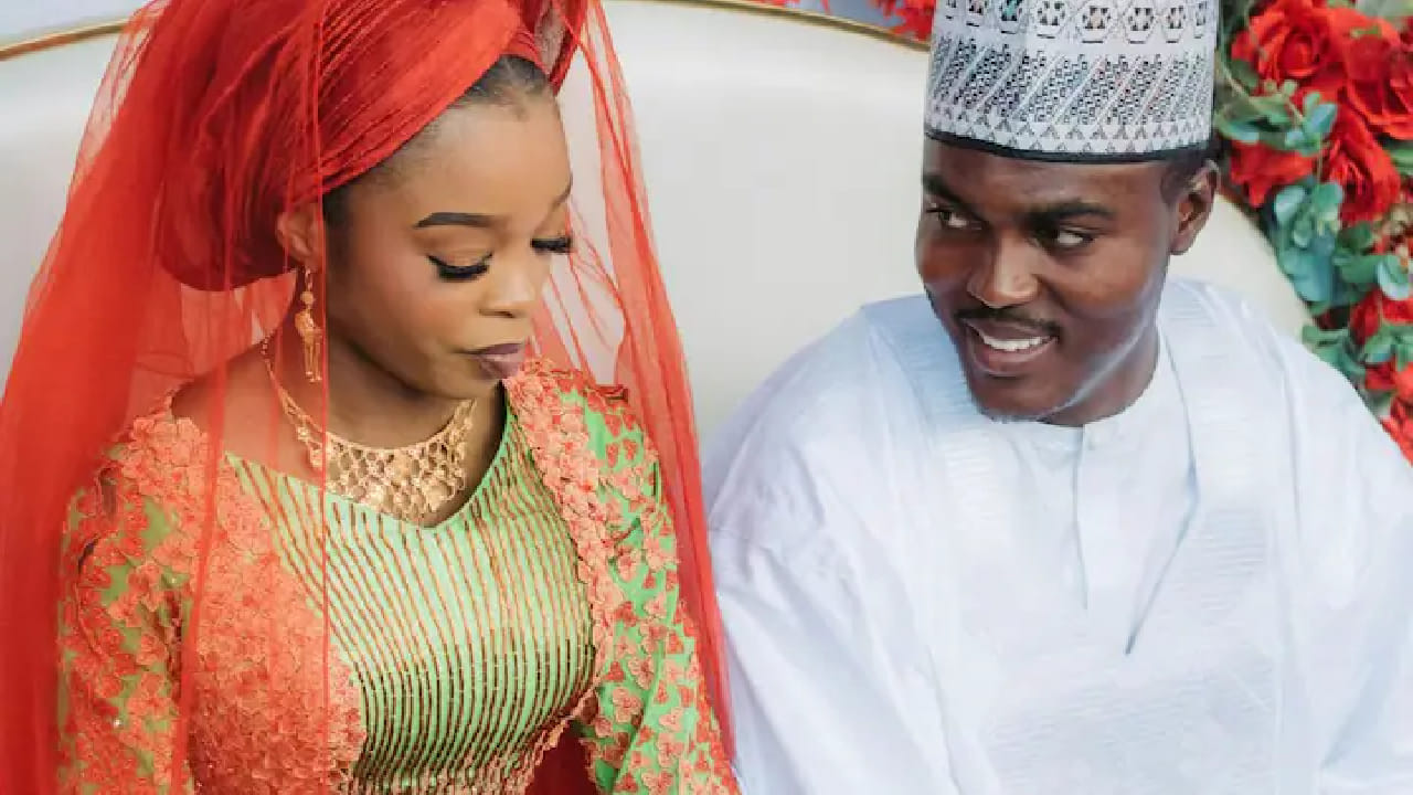 ही प्रथा वधूच्या आयुष्यातील एका नव्या टप्प्याची अधिकृत सुरुवात दर्शवते. 7 ते 11 वेळा बसण्याची प्रक्रिया वधू मानसिक आणि शारीरिकदृष्ट्या विवाहासाठी तयार असल्याचे प्रतीक मानली जाते. प्रत्येक वेळी वधू बसल्यानंतर काही खास प्रार्थना किंवा मंत्र उच्चारले जातात.